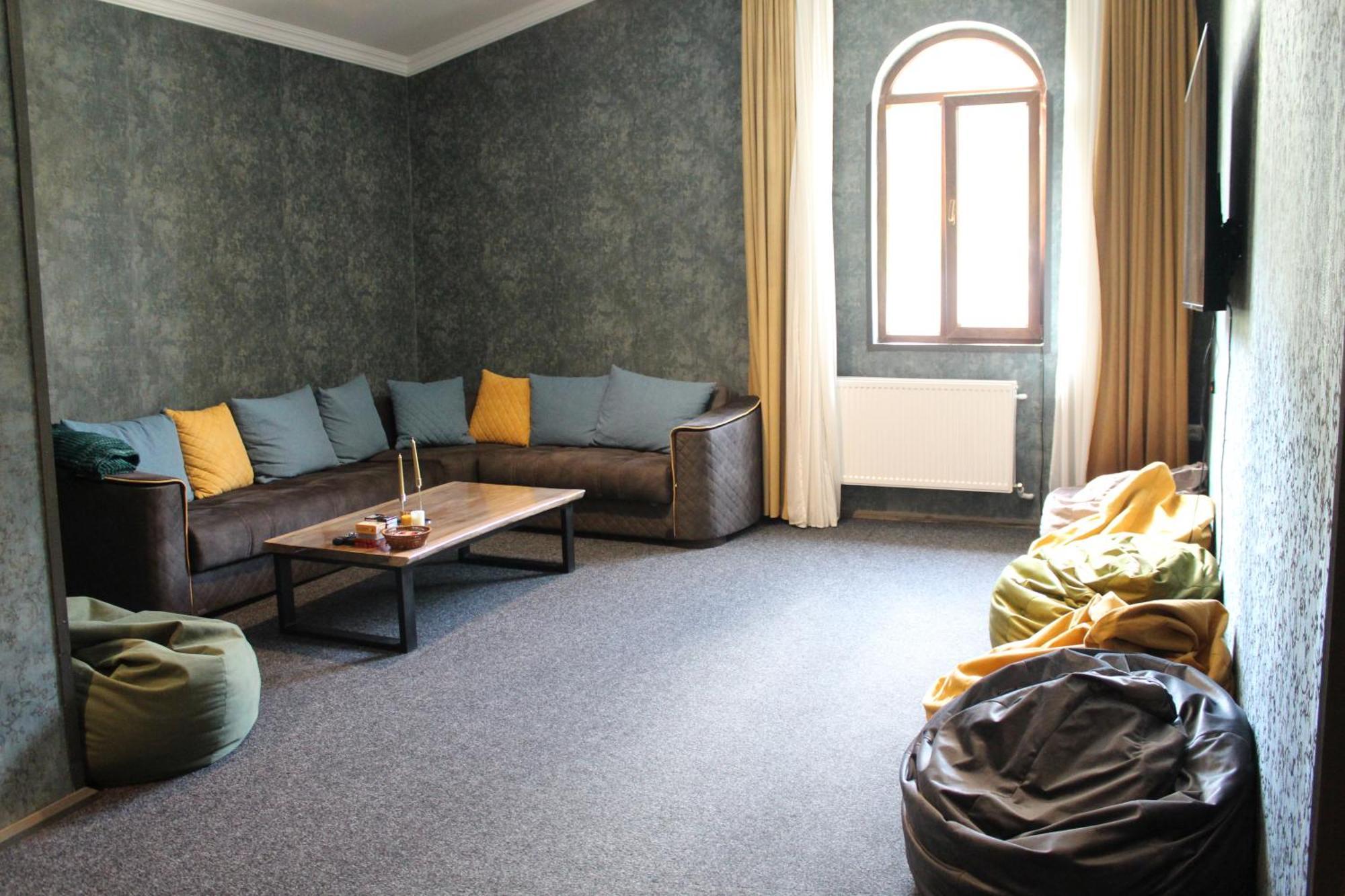 Hotel Eden Mestia Buitenkant foto